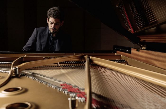 鹿特丹愛樂6/12-14 獨家登台衛武營，首席指揮沙尼「自彈自指」攜黃俊文、蕭涵輪番獻藝